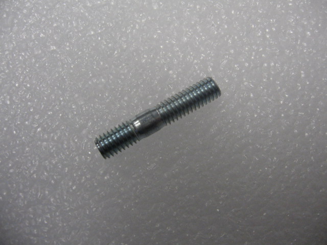 Stehbolzen Auspuffkrümmer